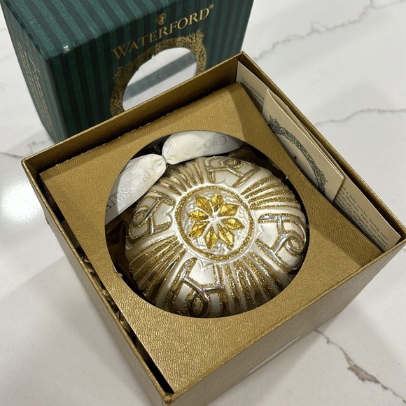 Waterford Holiday Heirlooms Limited Series New Year’s Celeb Ball 2000/2001 - Picture 10 of 16